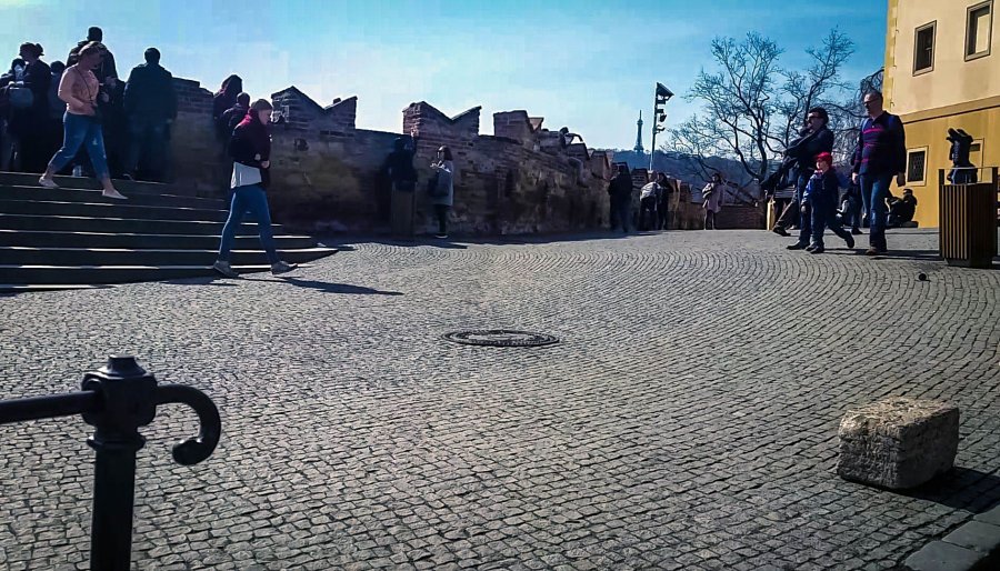 смотровая площадка перед восточными воротами Пражского града